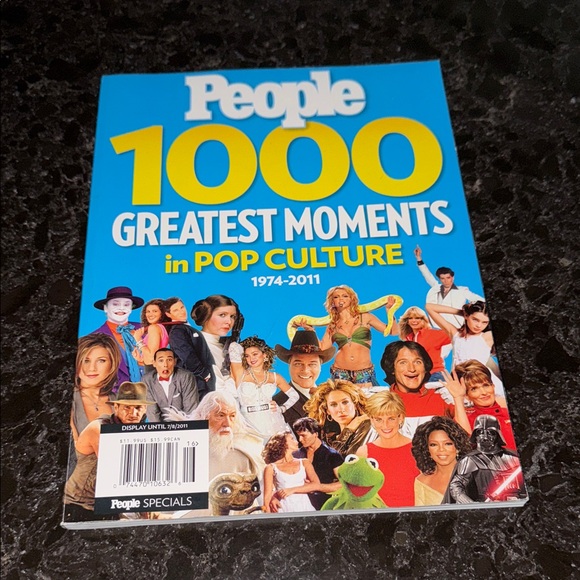 Magazine 1000 Greatest Moments in Pop Culture - Picture 1 of 1